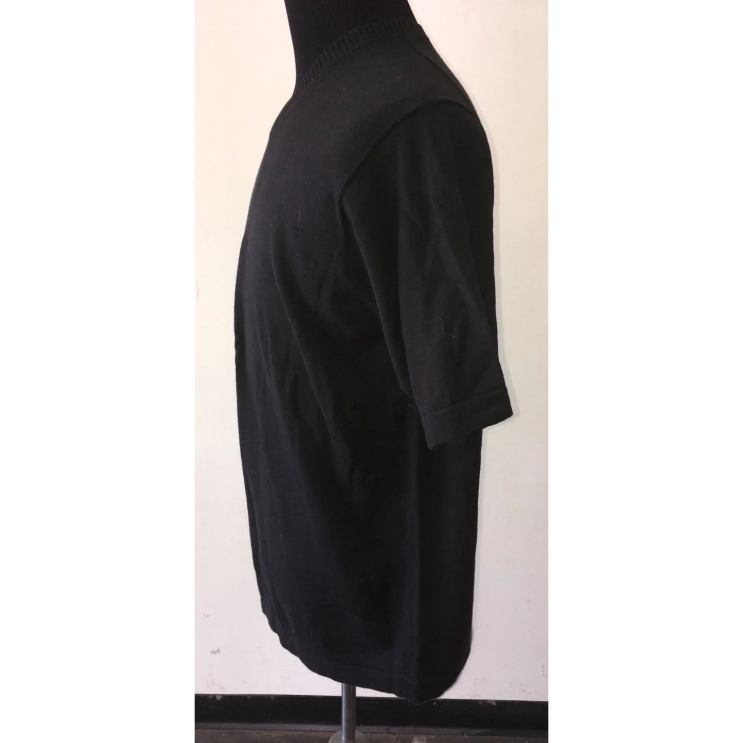 Men's Banana Republic Black short sleeve V Neck Shirt Size XL - A+ Stuff
