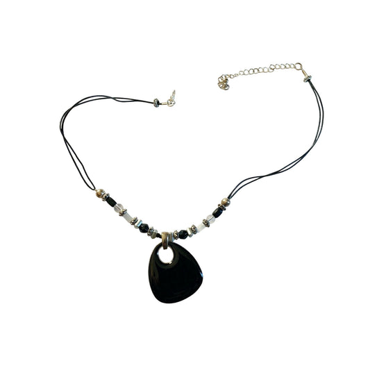 Black & White NECKLACE w Silvertone Hardware Jewelry Beads Pendant
