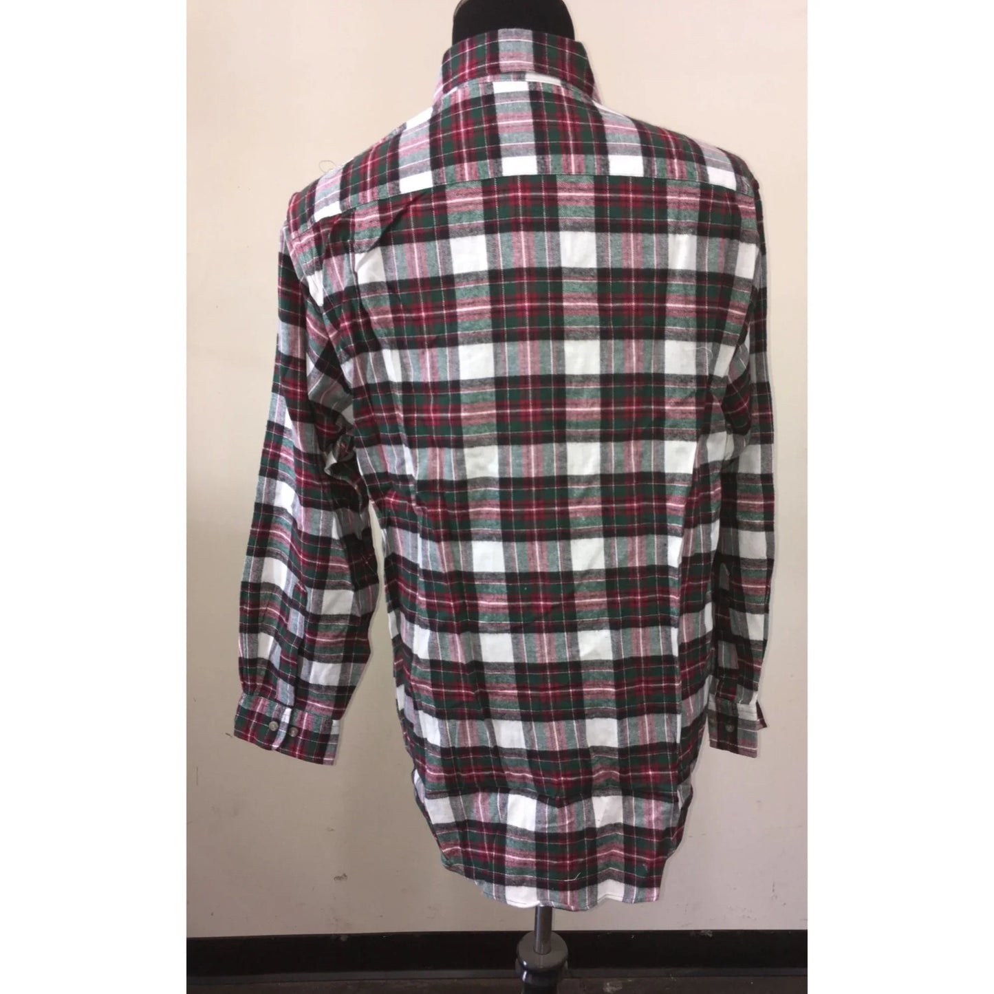David Taylor Mens Red, Green, White Plaid Button Up Flannel Shirt Size L- NWT - A+ Stuff