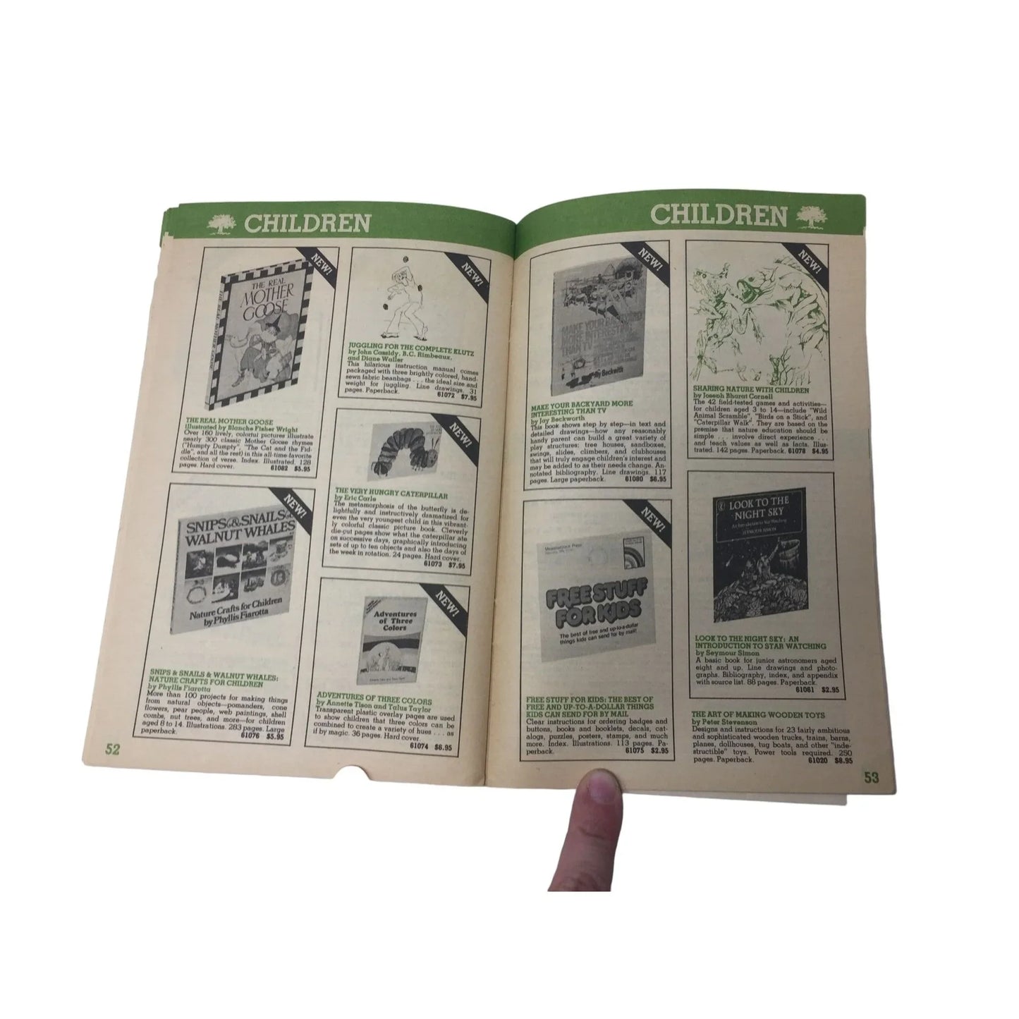 VINTAGE 1981 SPRING/SUMMER MOTHER'S BOOKSHELF PAPER CATALOG - A+ Stuff