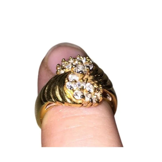 Womens Size 7 Gold Tone Ring with Swirled Design - A+ Stuff