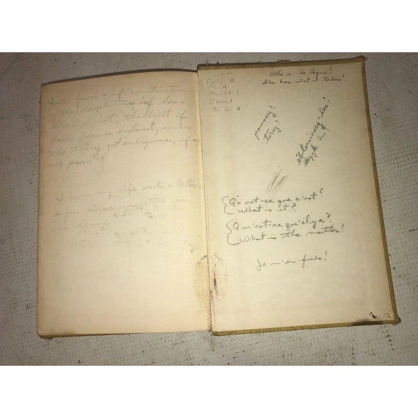 Contes a Lire Et A Raconter Vintage Hardcover Book - A+ Stuff