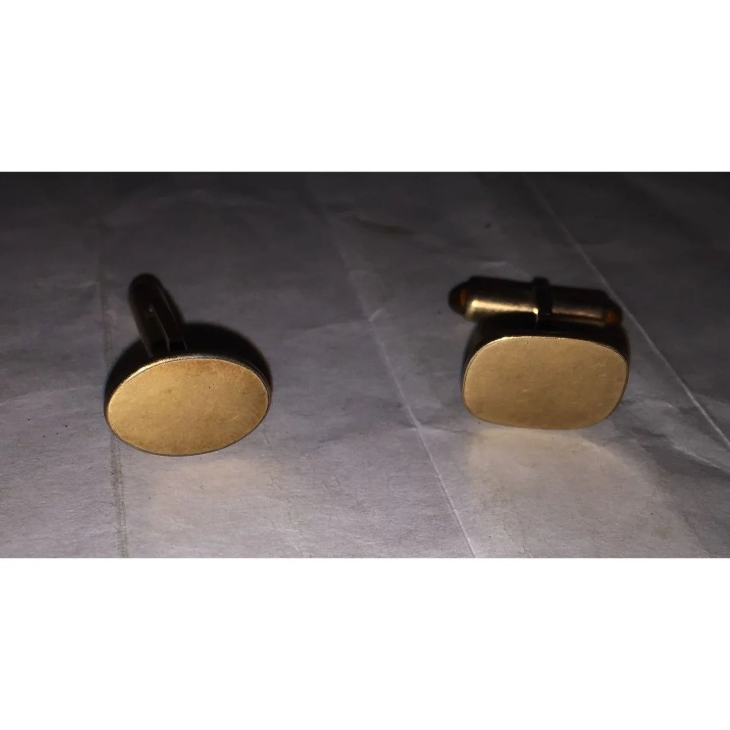 Vintage Men's Gold Tone/Bronze Oval Shaped Cuff Links - A+ Stuff