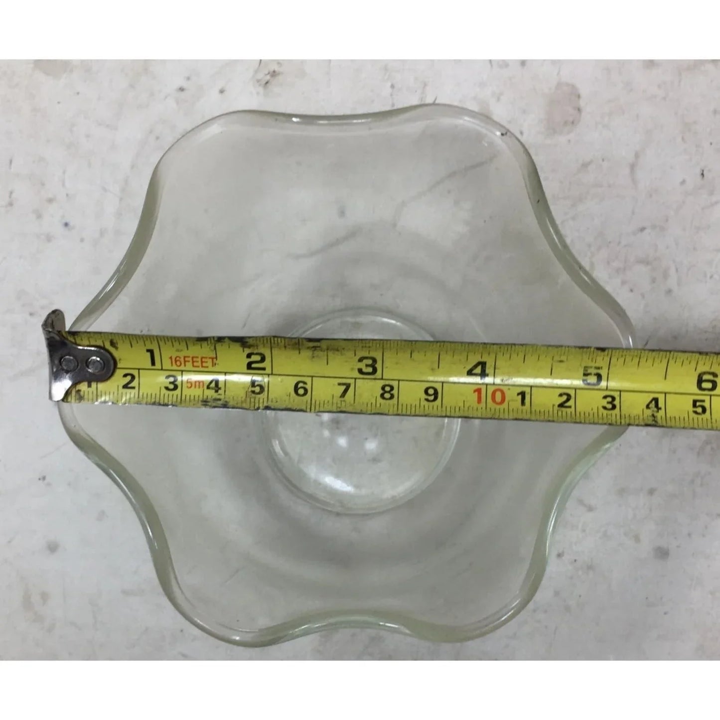 Retro Looking Clear Glass Bowl with Scalloped Rim A+ Stuff A+ Stuff