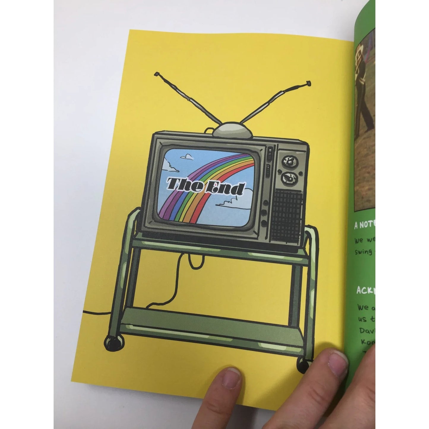 Swing it, Sunny: A Graphic Novel by Jennifer L. Holm/Matthew Holm - A+ Stuff