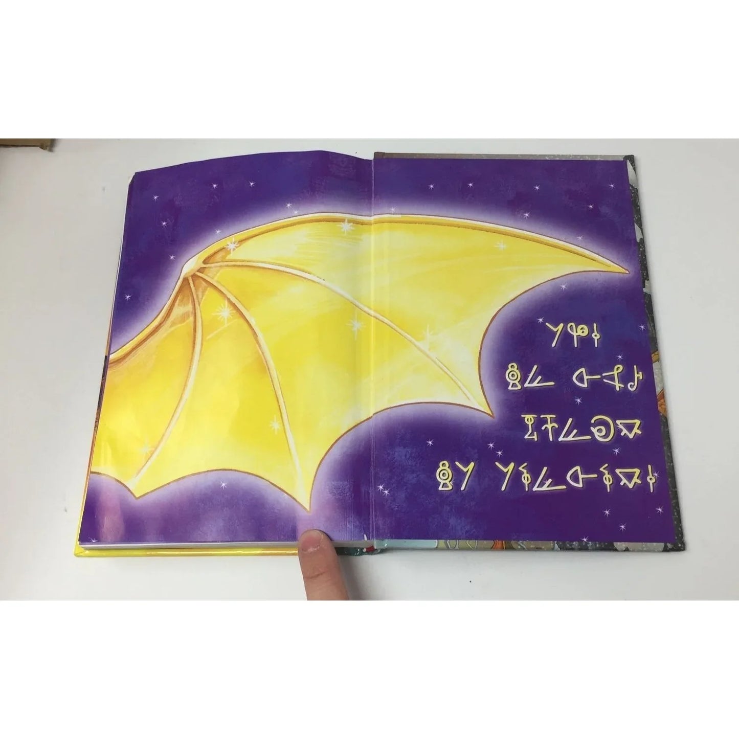 The Kingdom of Fantasy Hardcover Scholastic book- G. Stilton - A+ Stuff