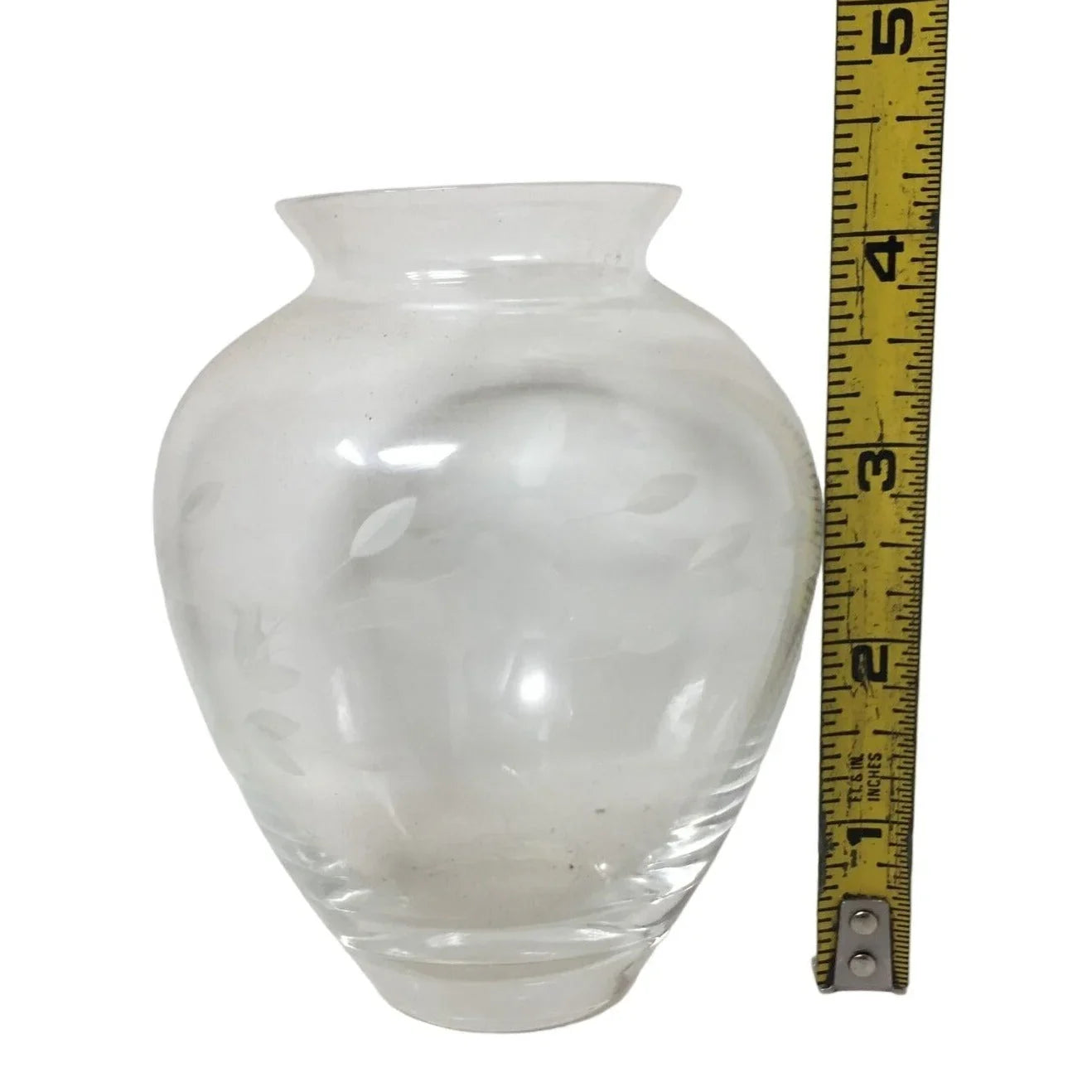 Short Wide Clear Glass Vase with Flower Pattern Around It unbranded A+ Stuff