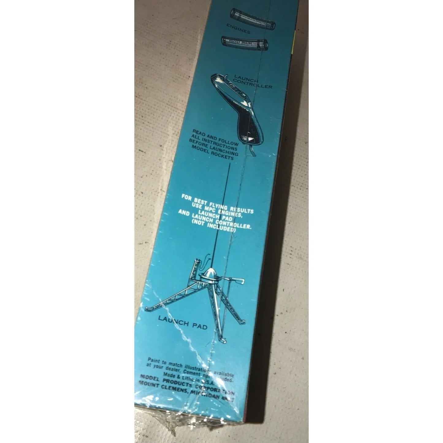 Tomahawk Flying Model Rocket Kit 1/12 Scale - Astroline Series Molded Plastic Parts with FIber Tube Body MPC A+ Stuff