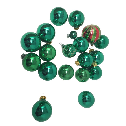 19 Green Round Christmas Tree Ornaments - A+ Stuff