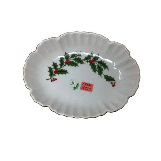 Vintage R.H. Macy & Co., Inc. Porcelain Christmas Holiday Dish - A+ Stuff