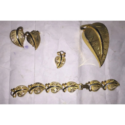 Womens Gold Tone Leaf Jewelry Set- Bracelet, Pendant, Clip on Earrings & Pin - A+ Stuff