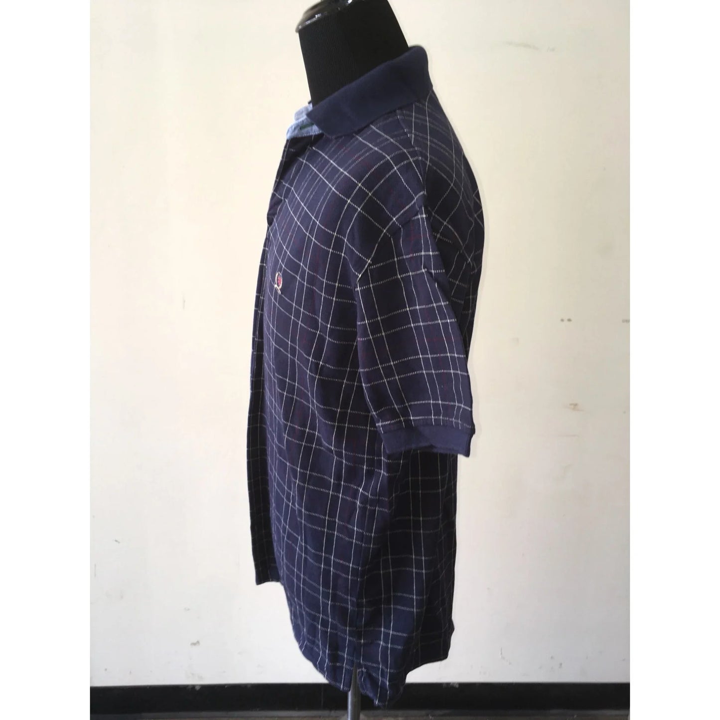 Tommy Hilfiger Size Medium Men's Collared Shirt - A+ Stuff