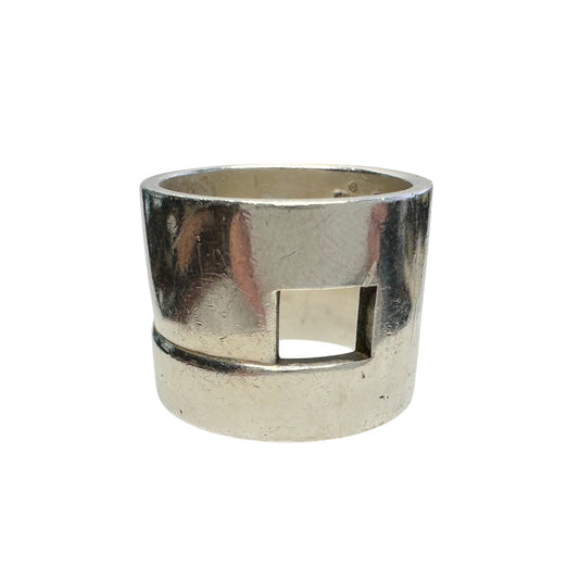Gucci Geometric G Wide Sterling Silver Ring - size 7