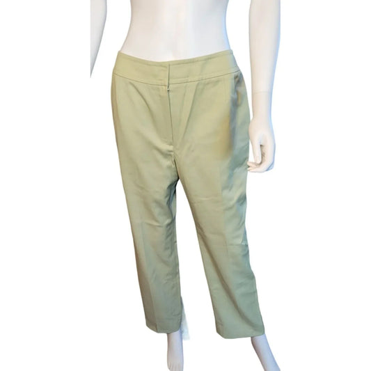 Carlisle Women's Green Dress pants Size 8- Made of 100% Wool Carlisle A+ Stuff