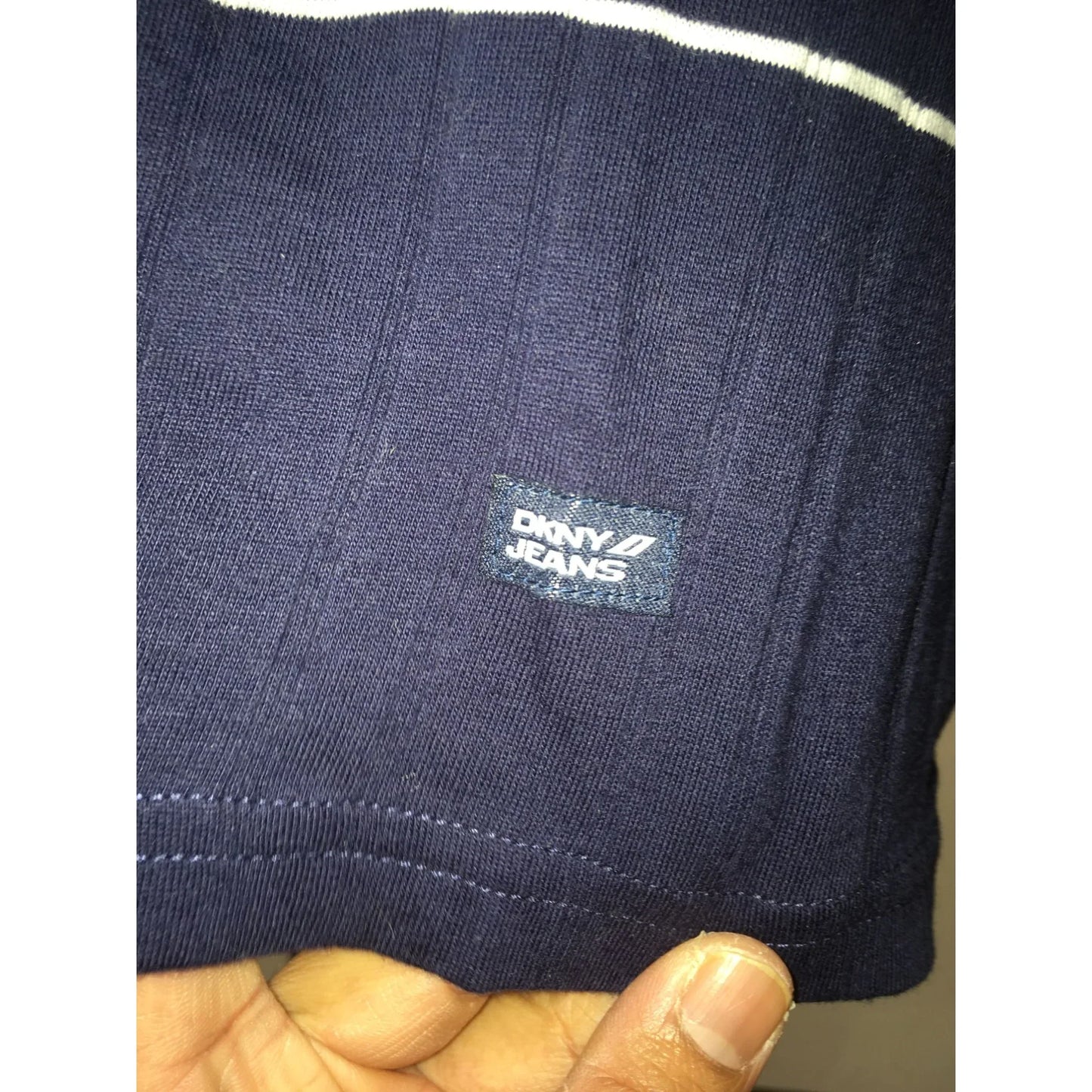 DKNY JEANS Mens Size Medium V Neck tee Shirt Navy Blue - A+ Stuff