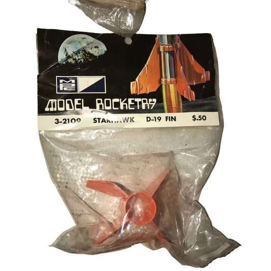 3-2109 Starhawk D-19 Fin - MPC Model Rocketry Replacement Part Vintage Model Rocket Hobby Part MPC - Model Product Corp A+ Stuff