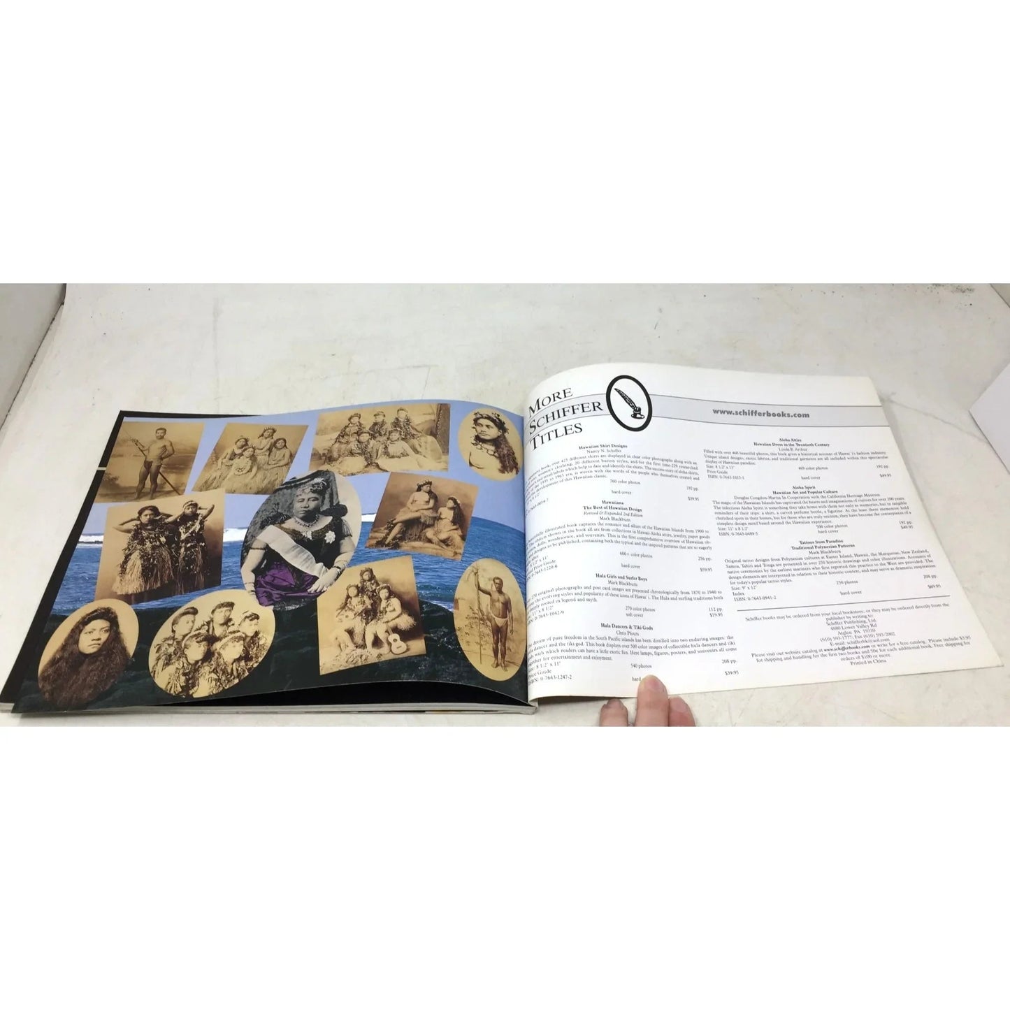 'Hula Heaven: The Queen's Album' by Mark A. Blackburn - unbranded - Books - A+ Stuff