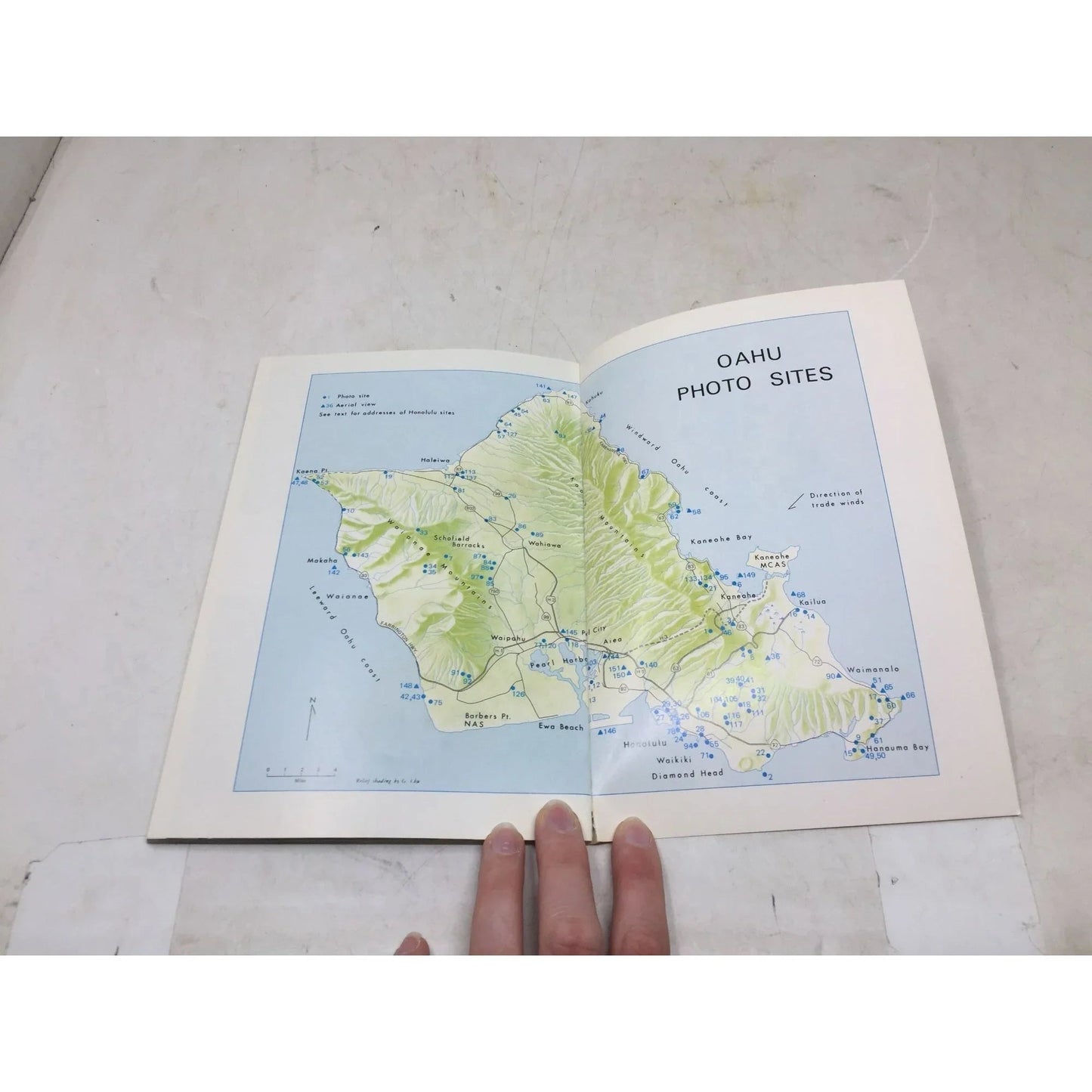 ''Oahu Environments'' Joseph Morgan and John Street - A+ Stuff - books - A+ Stuff