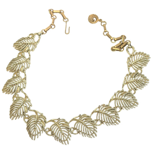 Vintage Women's Beautiful Gold Tone LISNER Leaf Necklace