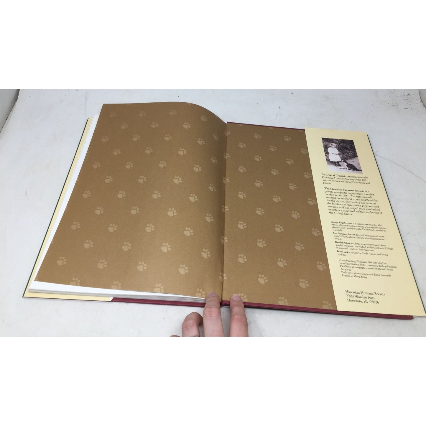 "Poi Dogs & Popoki: Animals and Pets in Hawaii" by George Engebretson. unbranded A+ Stuff books