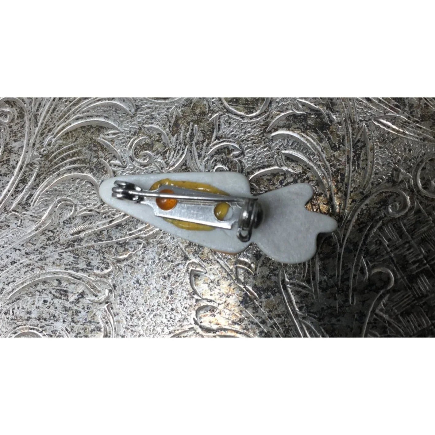 Small Miniature Orange & Green Carrot Brooch Pin - A+ Stuff - Brooch - A+ Stuff