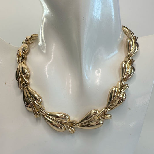 Women's Beautiful Trifari Gold Tone Leaf Design Necklace
