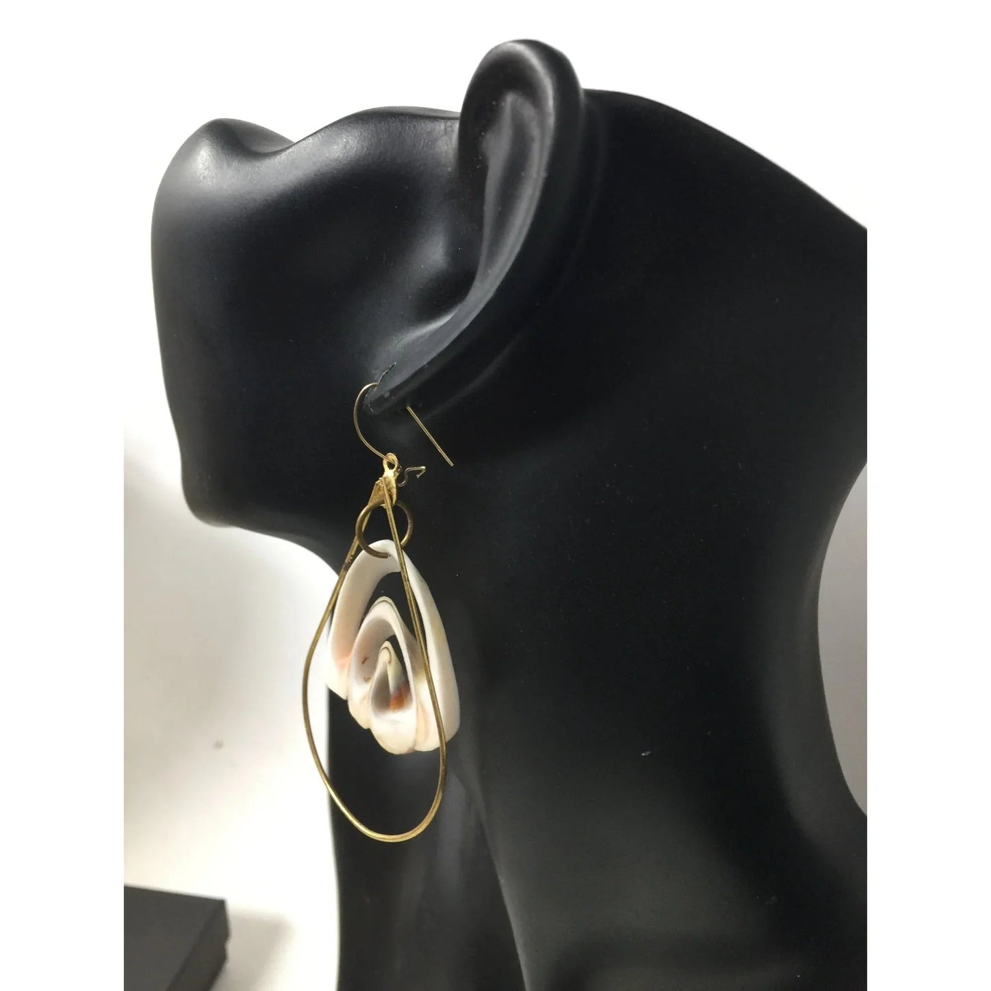 Women's Oval Shaped Gold Tone Sea Shell Dangle Earrings - A+ Stuff - Earrings - A+ Stuff