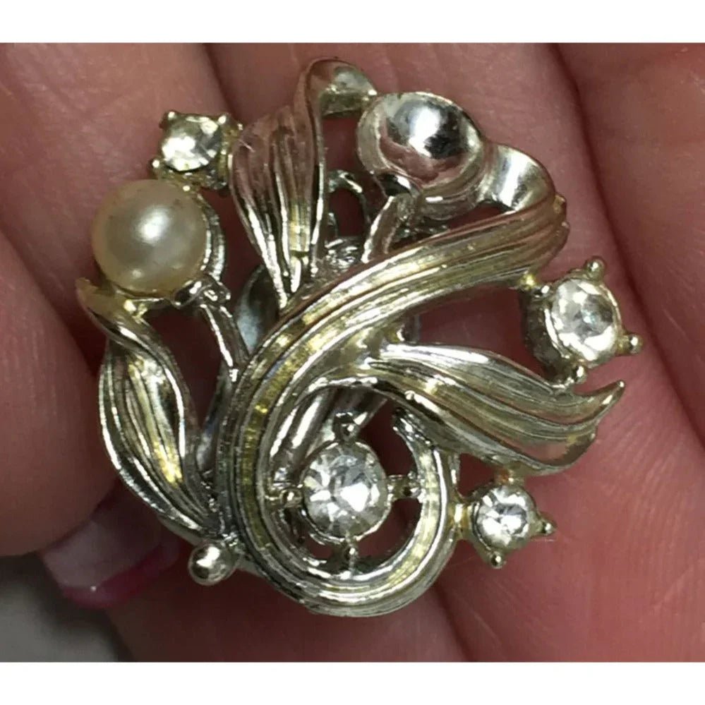 Women's Vintage LISNER Silver Tone Clip On Earrings - lisner - Earrings - A+ Stuff