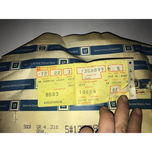 Genuine GM Part - SEAL #1358899 -NOS -Discontinued General Motors vintage Replacement auto part -NIP -Single Seal Only -package not included GM A+ Stuff Tools