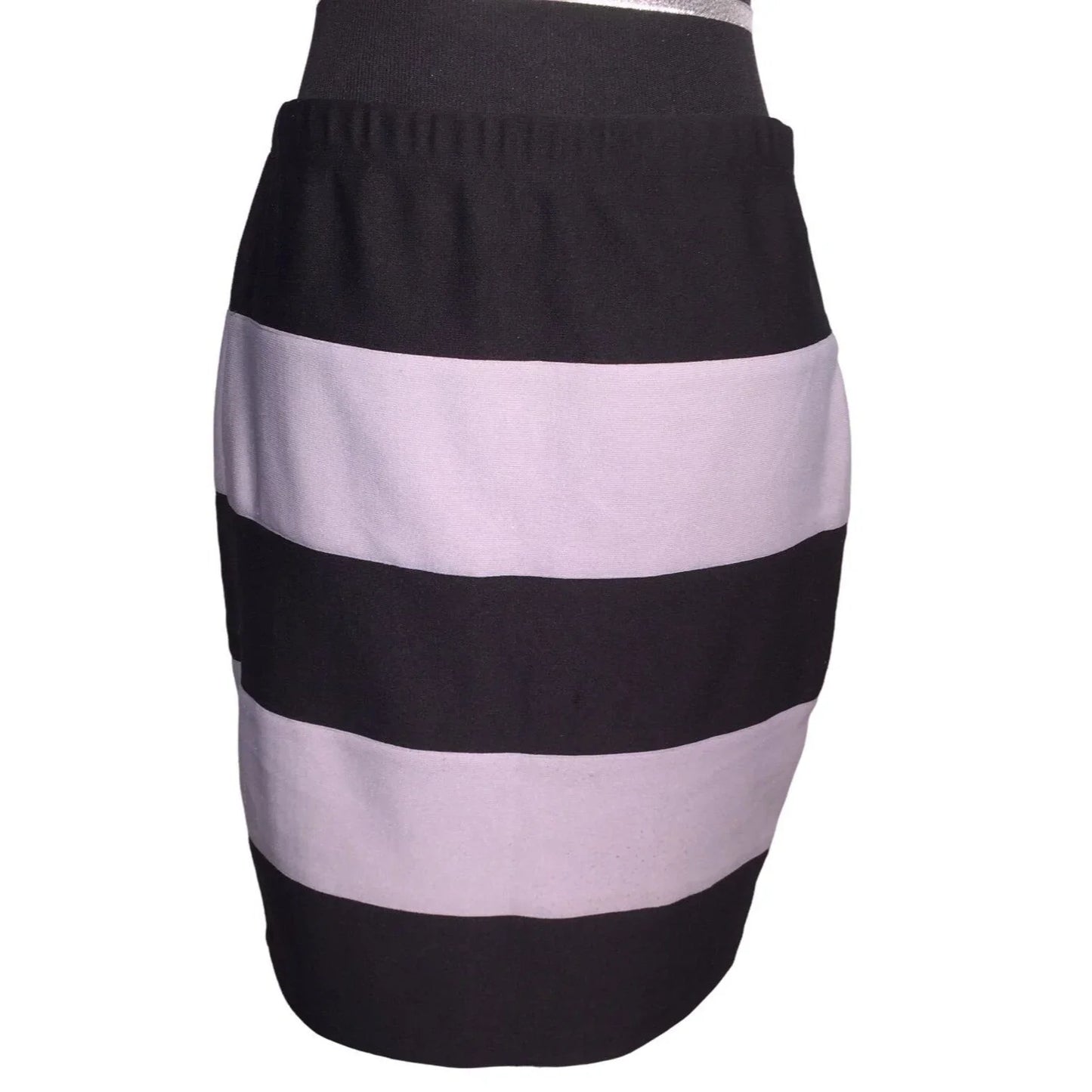Takara Black and Gray Stripe Skirt (knee length or just above) - Womens size 7 Takara A+ Stuff