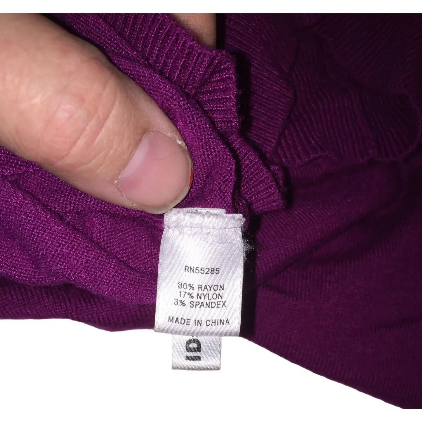 Express - Women's XSmall Fushia Low V Neck Half Sleeve Sweater - Wide cuffs and edges Express A+ Stuff