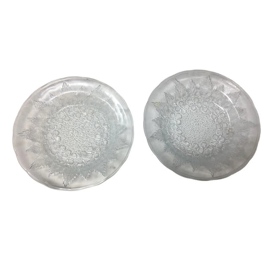 Pair of Serving Plates - Snowflake looking design made of Leaves and Flowers - 6" Diameter Each - Pretty addition to your holiday table! Unbranded A+ Stuff