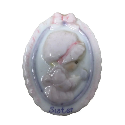 Precious Moments "SISTER" Cameo Style Ceramic Refrigerator Magnet - Enesco 1999 enesco A+ Stuff