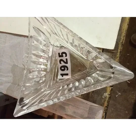 Modern Triangle Crystal Dis - Arcing edges - solid base - nice piece - approx 8" wide A+ Stuff