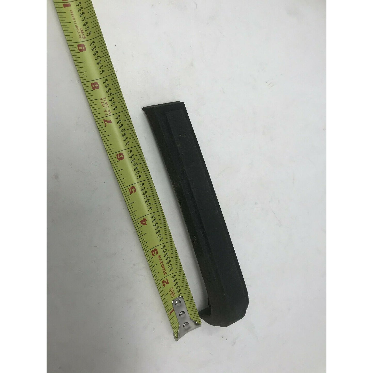 Genuine GM Part 561581 INSERT 1980-81 Olds OMEGA Rr Bumper Guard