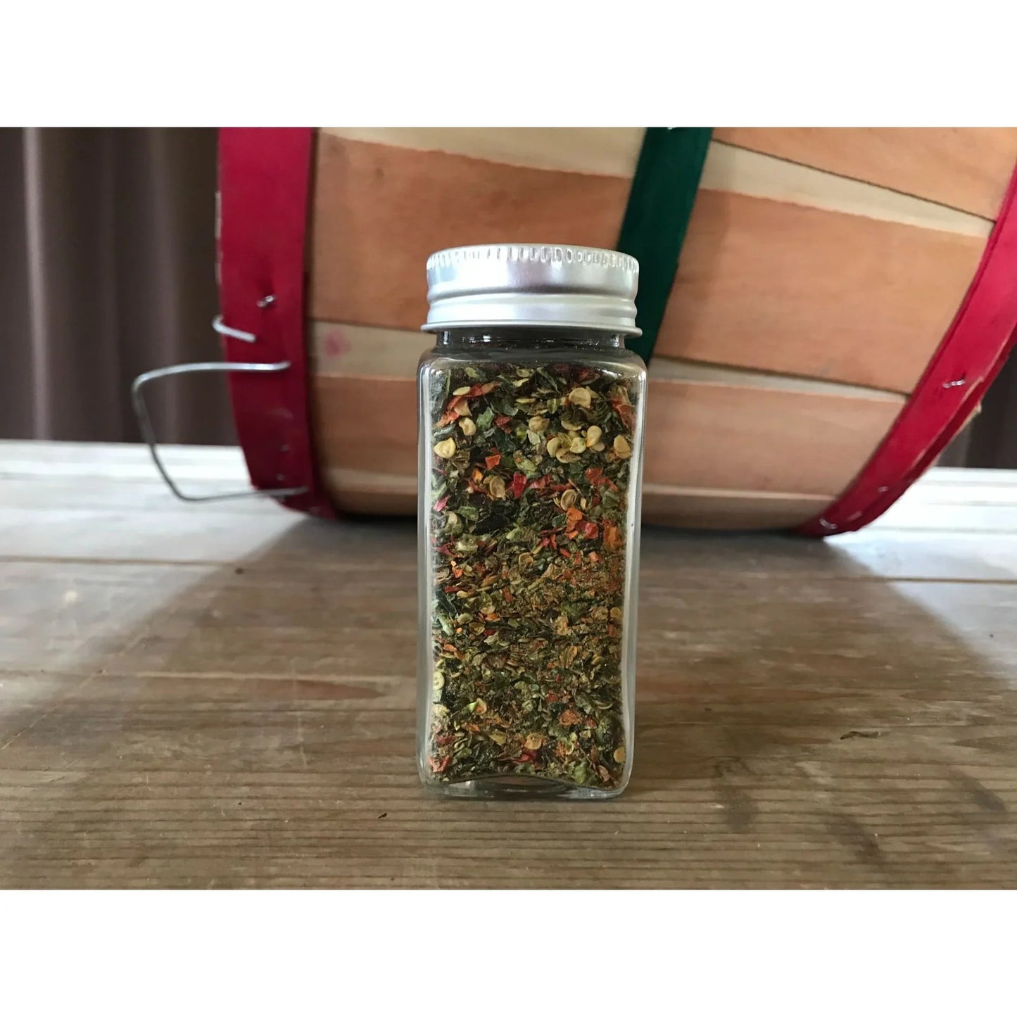Crushed Hot Red / Green Cayenne Pepper Mix - No other ingredients just dried and crushed peppers - Hot! Carpenter Quality Goods A+ Stuff Peppers