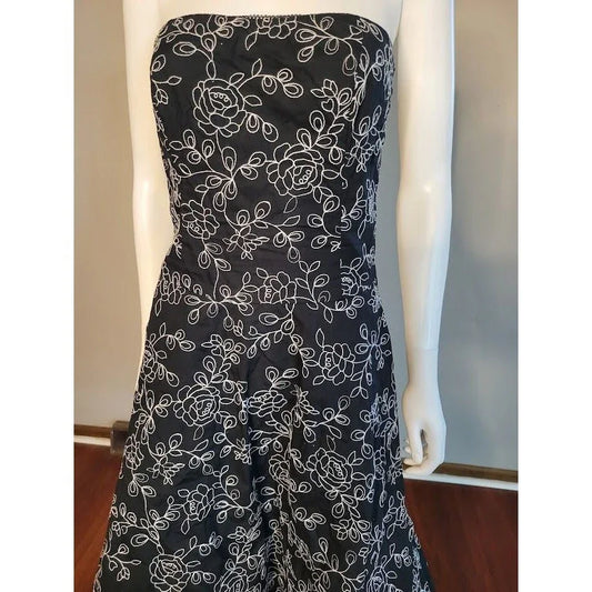 Womens black cocktail dress with pretty white embroidered floral lines - size Medium A+ Stuff A+ Stuff Dresses