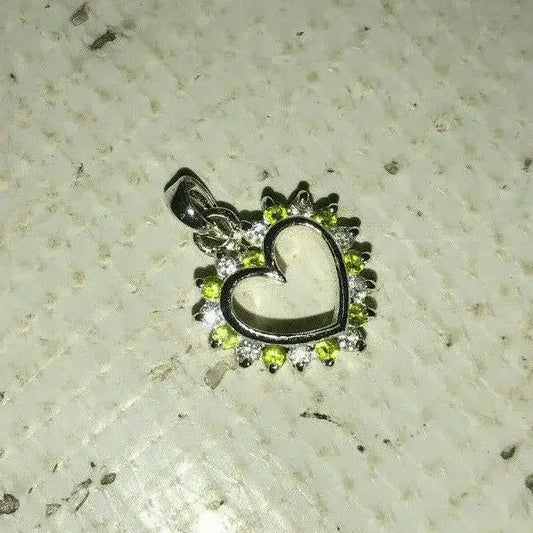 Pretty HEART PENDANT Green and White Stones on Silvertone Heart Unbranded