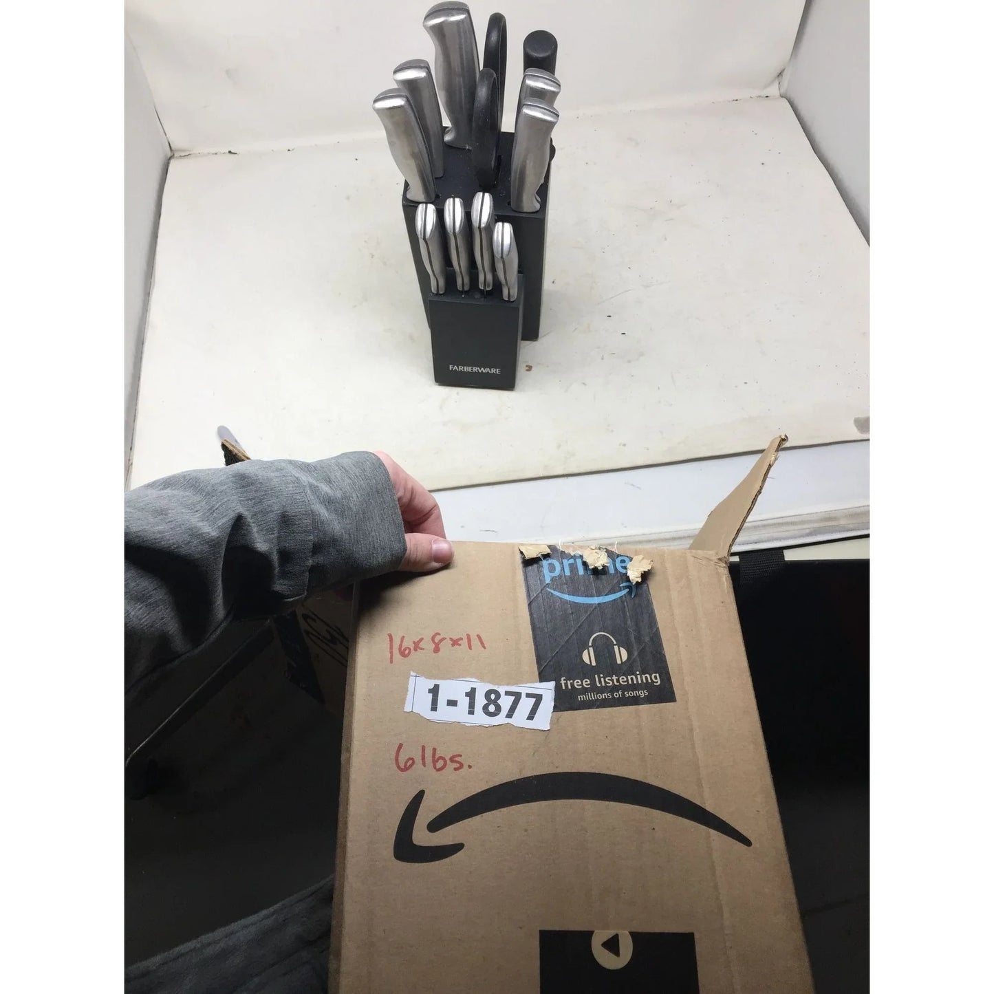 Farberware 12 piece Knife Set - Black Knife Block with Sharpenter, Scissors and 9 Knives Farberware A+ Stuff