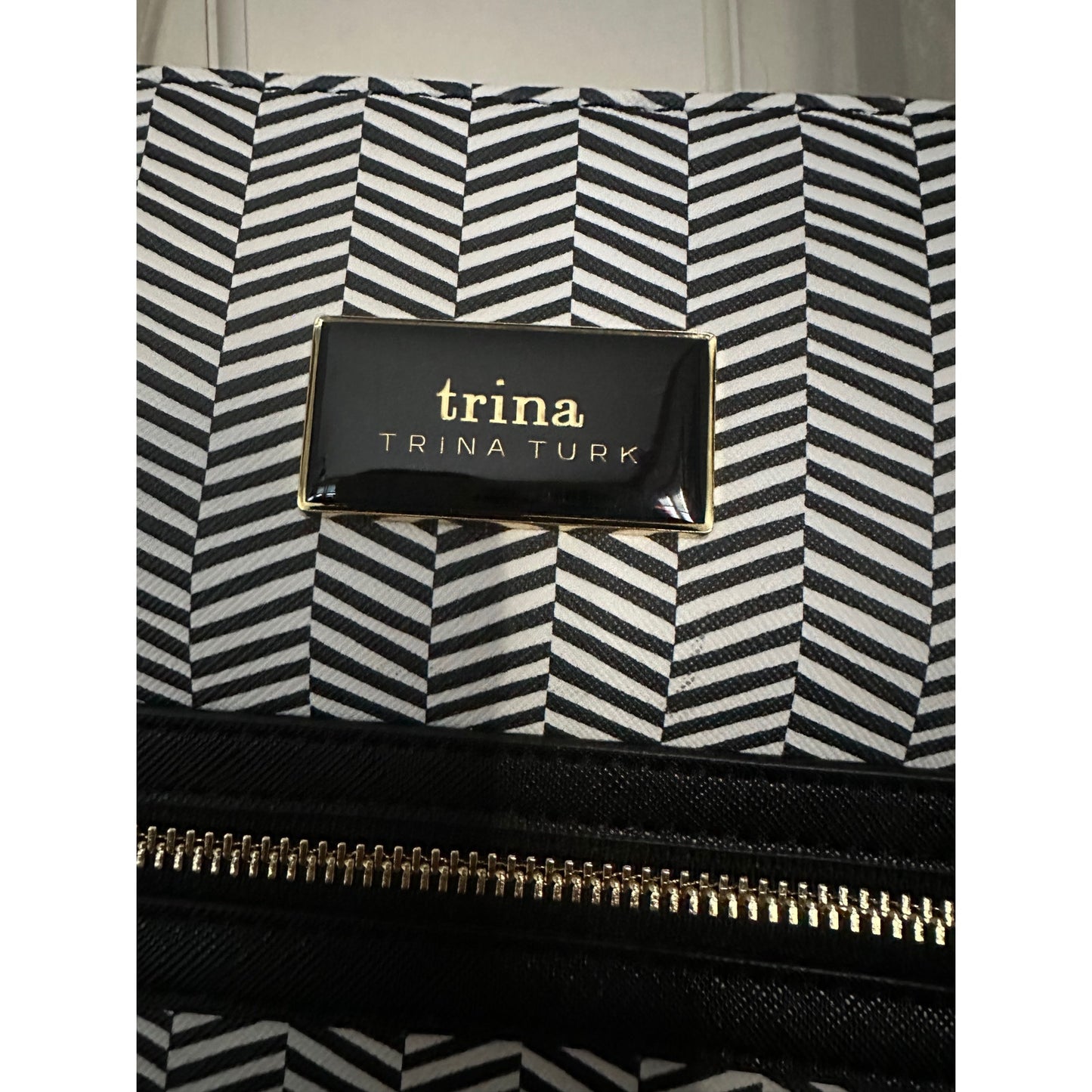 Trina Turk Optical Illusion Black & White Chevron 2 Way Tote NWT