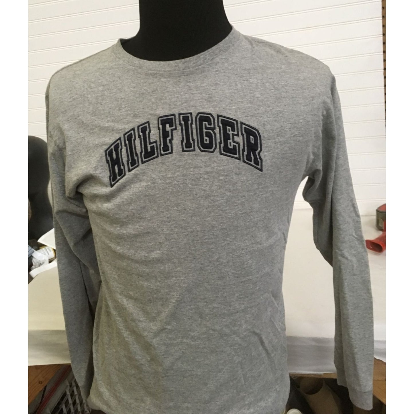 Mens Size XL Long Sleeved Tommy Hilfiger Gray Shirt