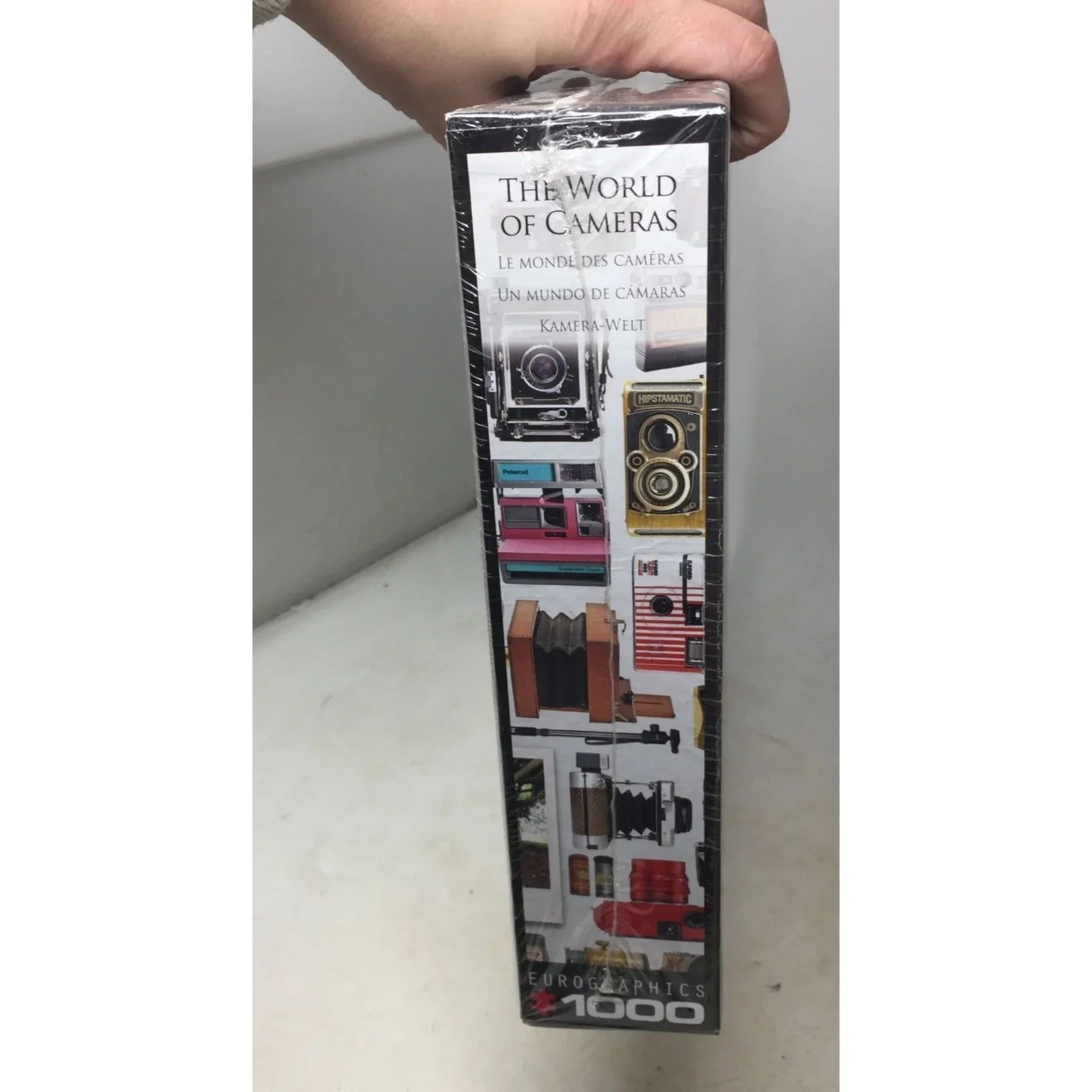 1000 Piece Eurographics Puzzle ''The World of Cameras'' - A+ Stuff - Games - A+ Stuff