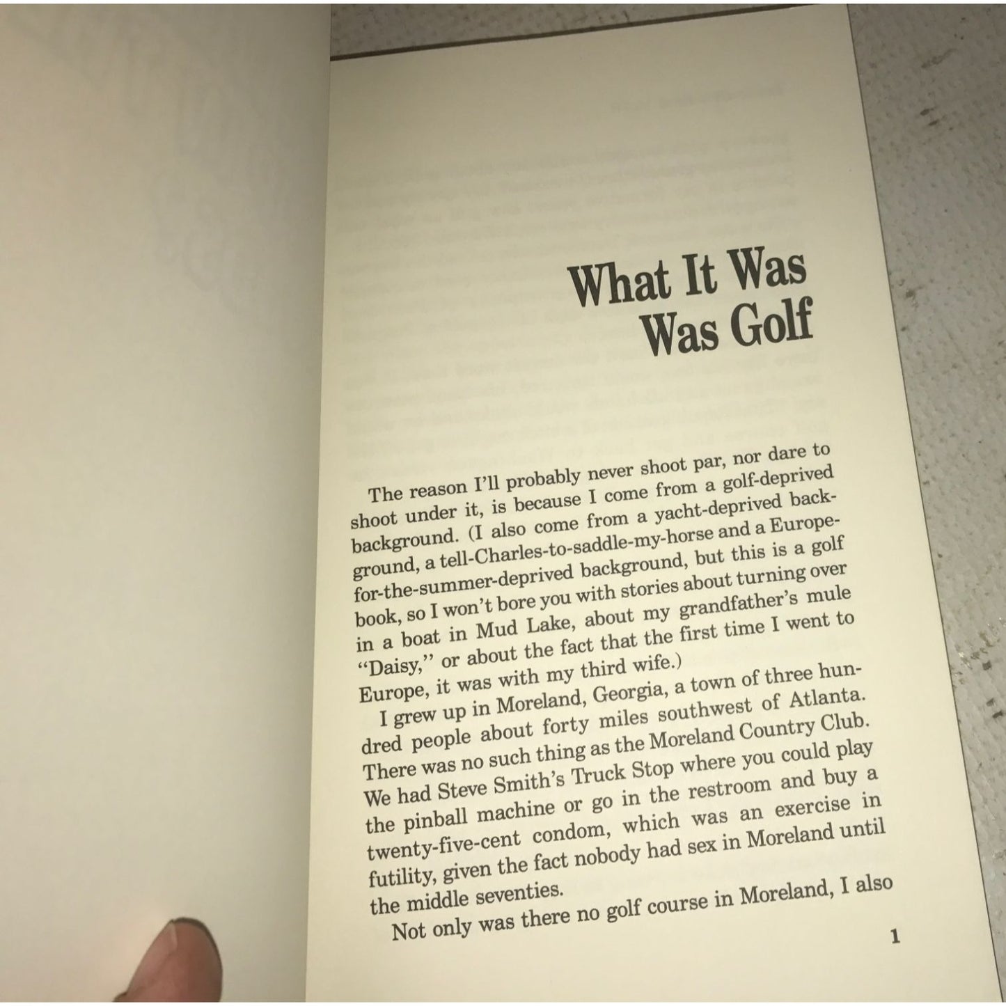 Does A Wild Bear Chip In The Woods? Lewis Grizzard On Golf Paperback book