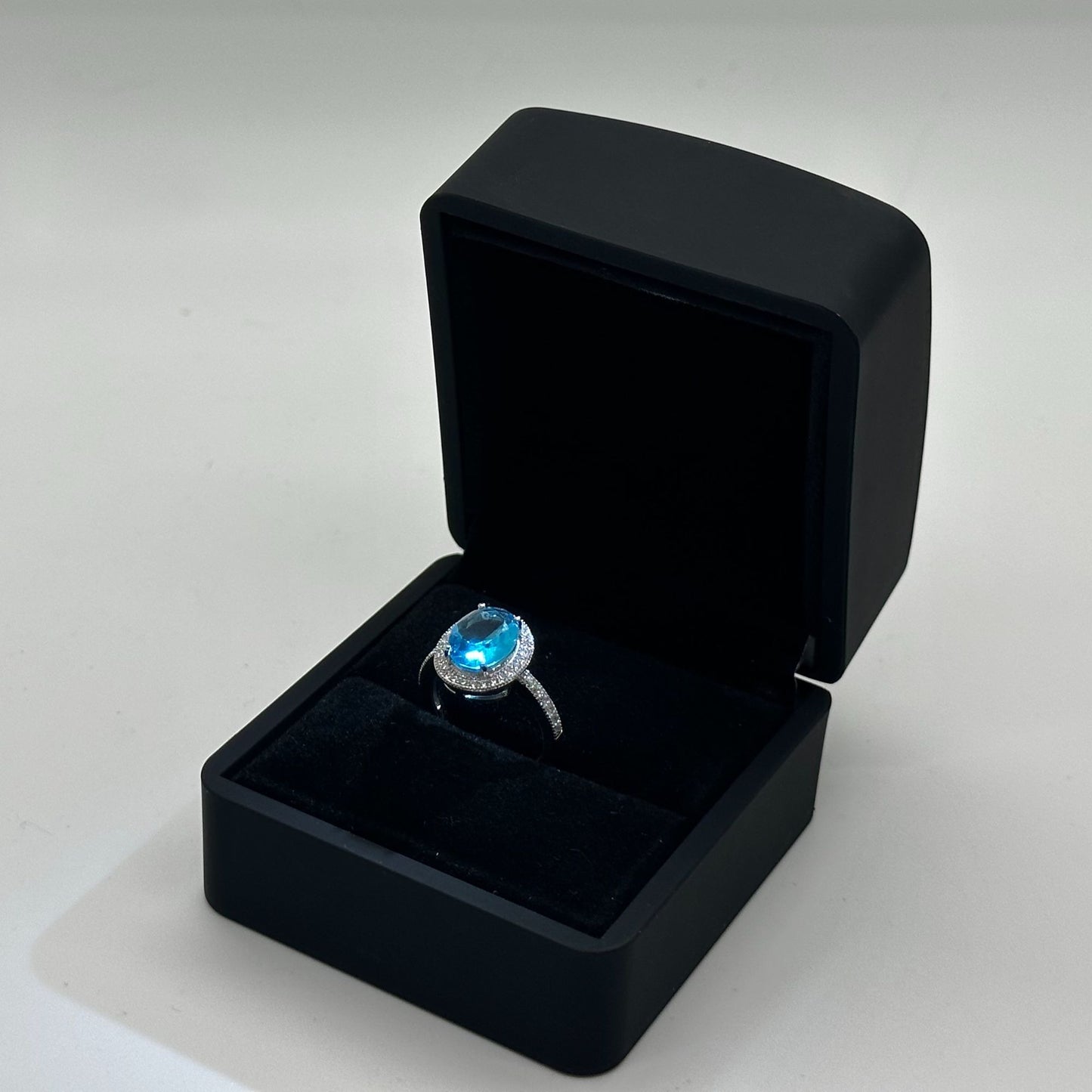 Beautiful Vibrant 3.60 Carat Swiss Blue Topaz Ring - Size 6 - Sterling Silver Setting