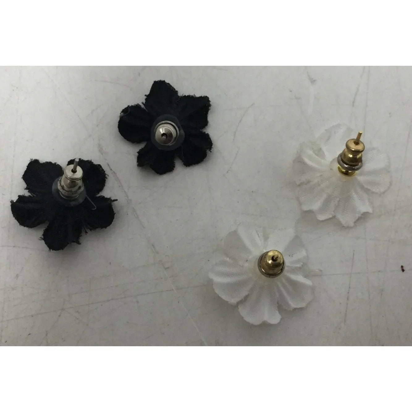 2 Pairs of Women's Flower Earrings (1 black and 1 white pair) - A+ Stuff - Earrings - A+ Stuff