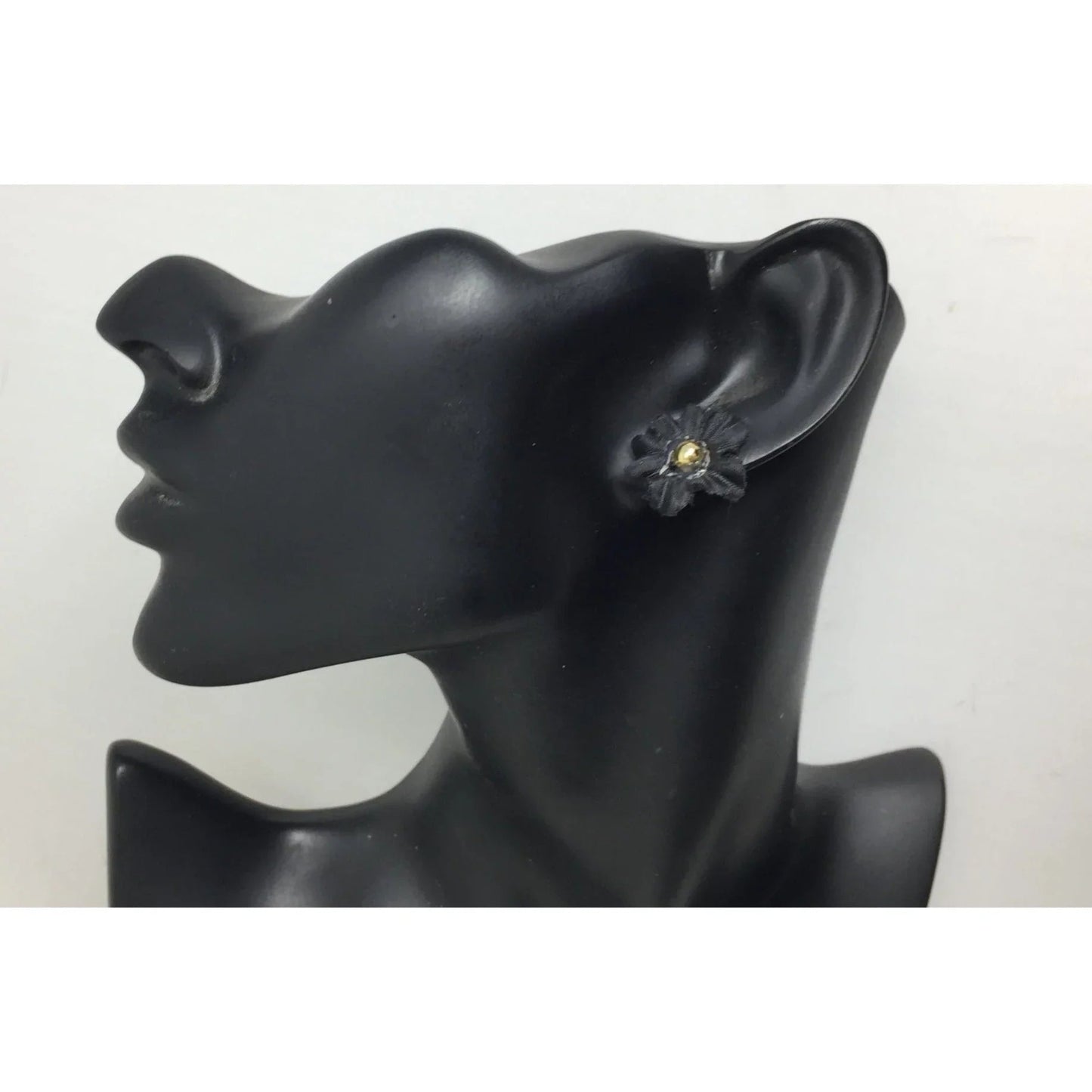 2 Pairs of Women's Flower Earrings (1 black and 1 white pair) - A+ Stuff - Earrings - A+ Stuff