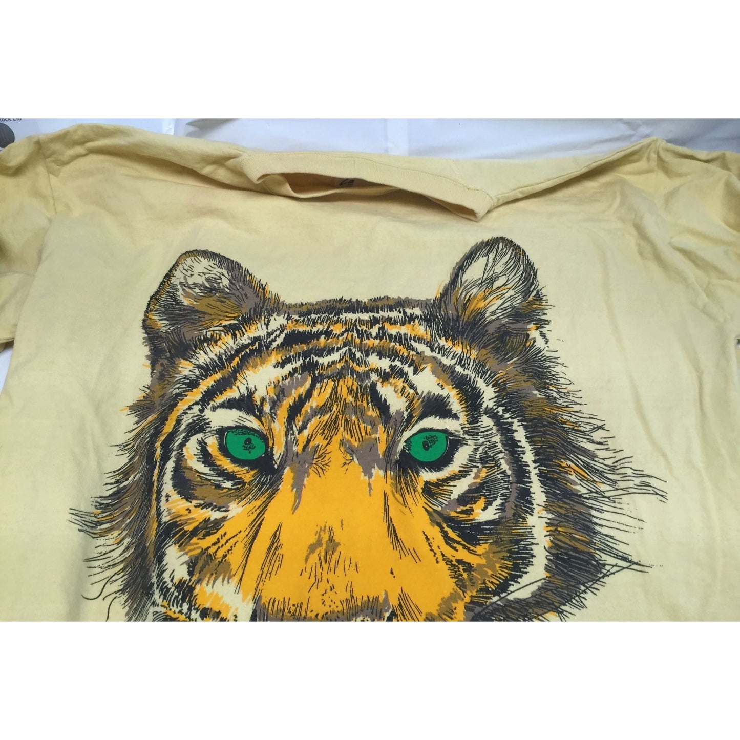 Yellow T Shirt with Green-Eyed Tiger - XL Tee Shirt