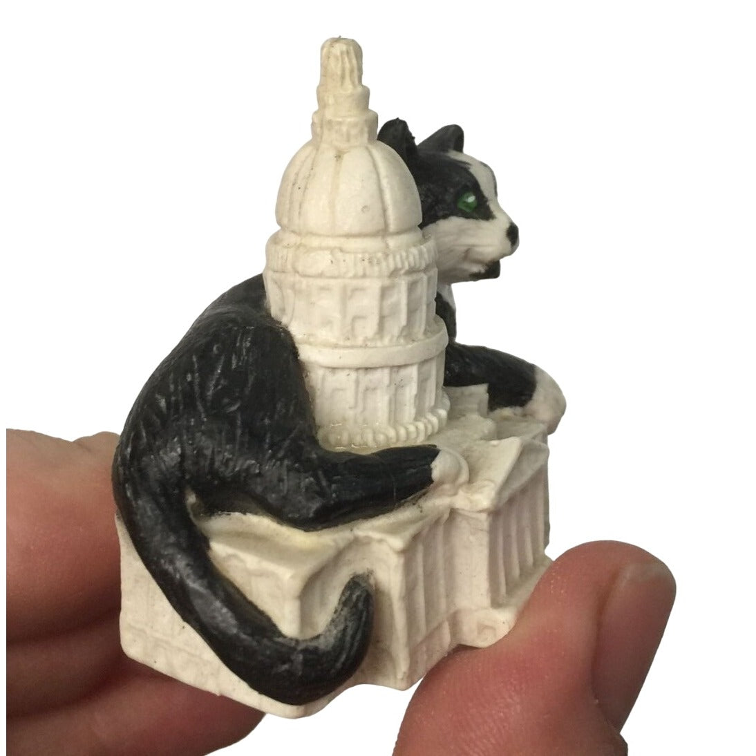 Vintage 1993 For Street Kids Cat sitting on A White House/Building Figurine