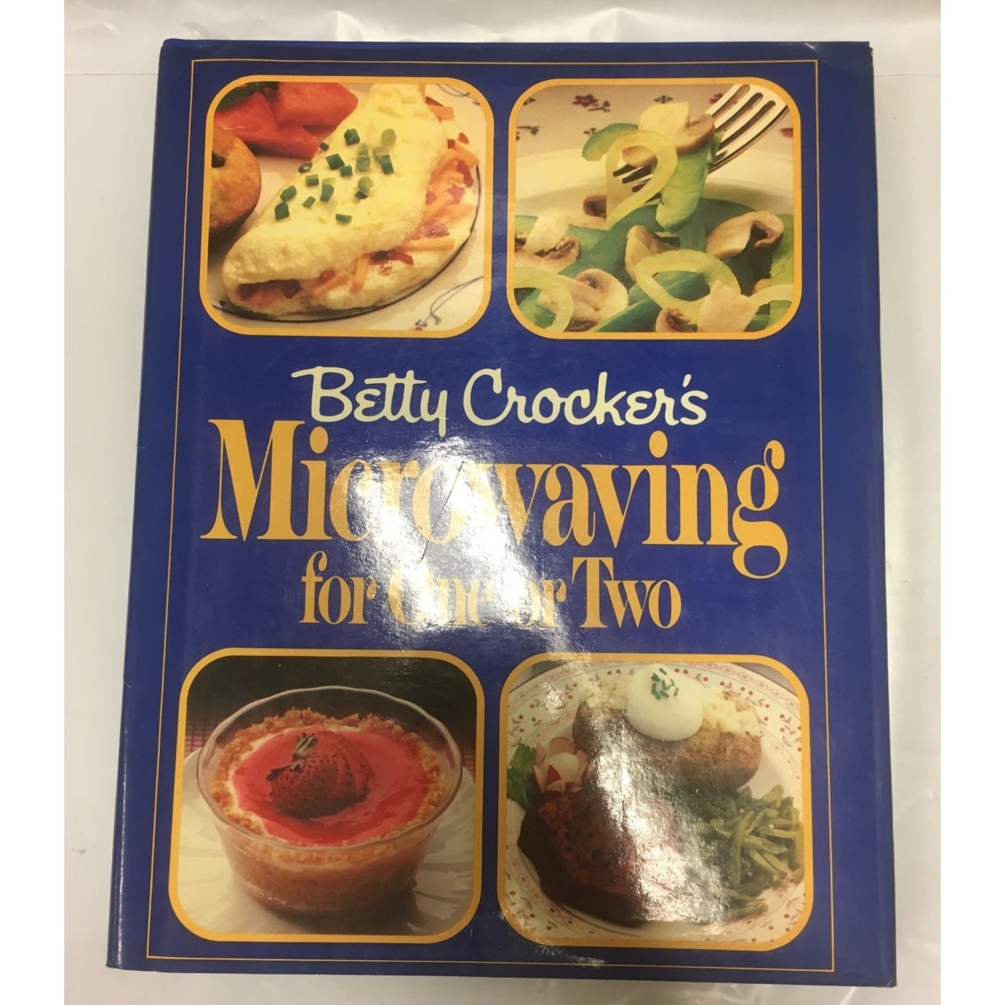 Vintage 1985 Betty Crocker‘s Microwaving For One or Two Book