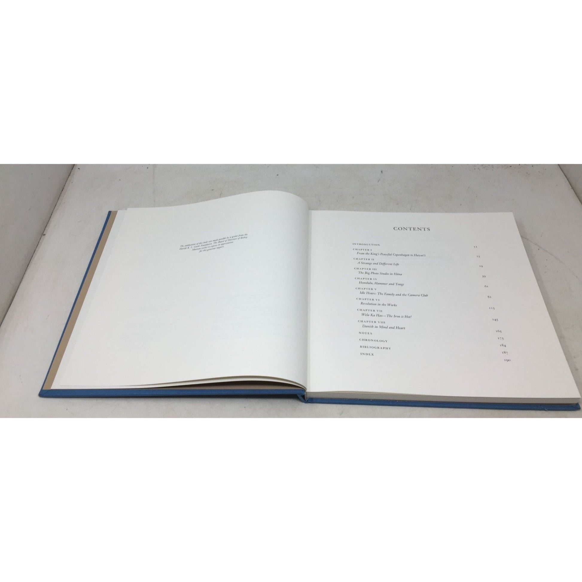 Book Titled A Photographer in the Kingdom: Christian J. Hedemann's Early Images of Hawai'i. unbranded  A+ Stuff Books